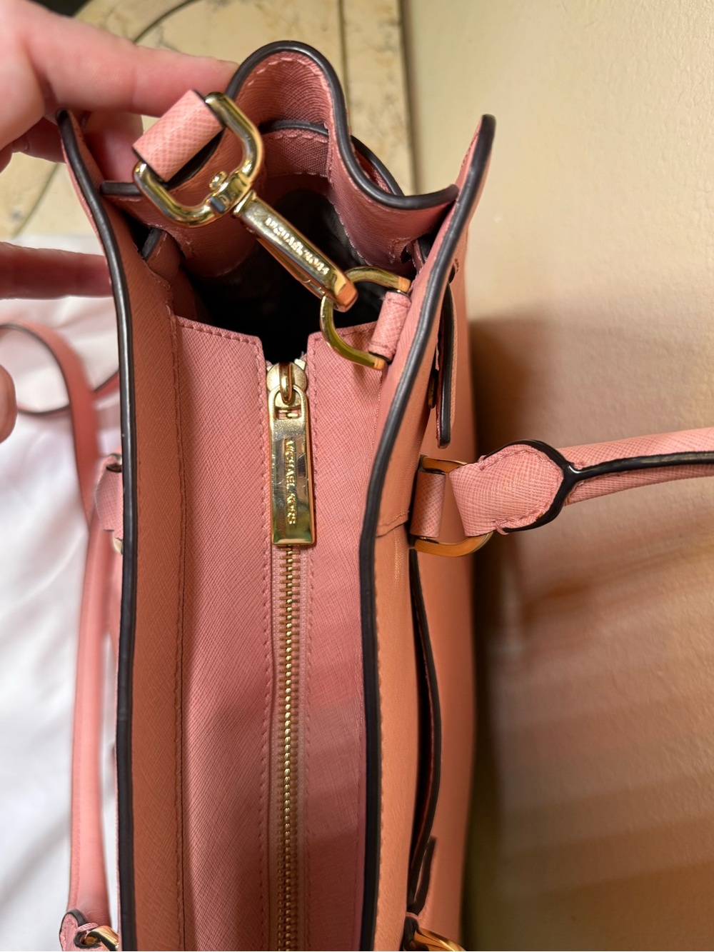 Michael Kors Pink Leather Tote with Crossbody Strap- and wallet - Picture 5 of 16